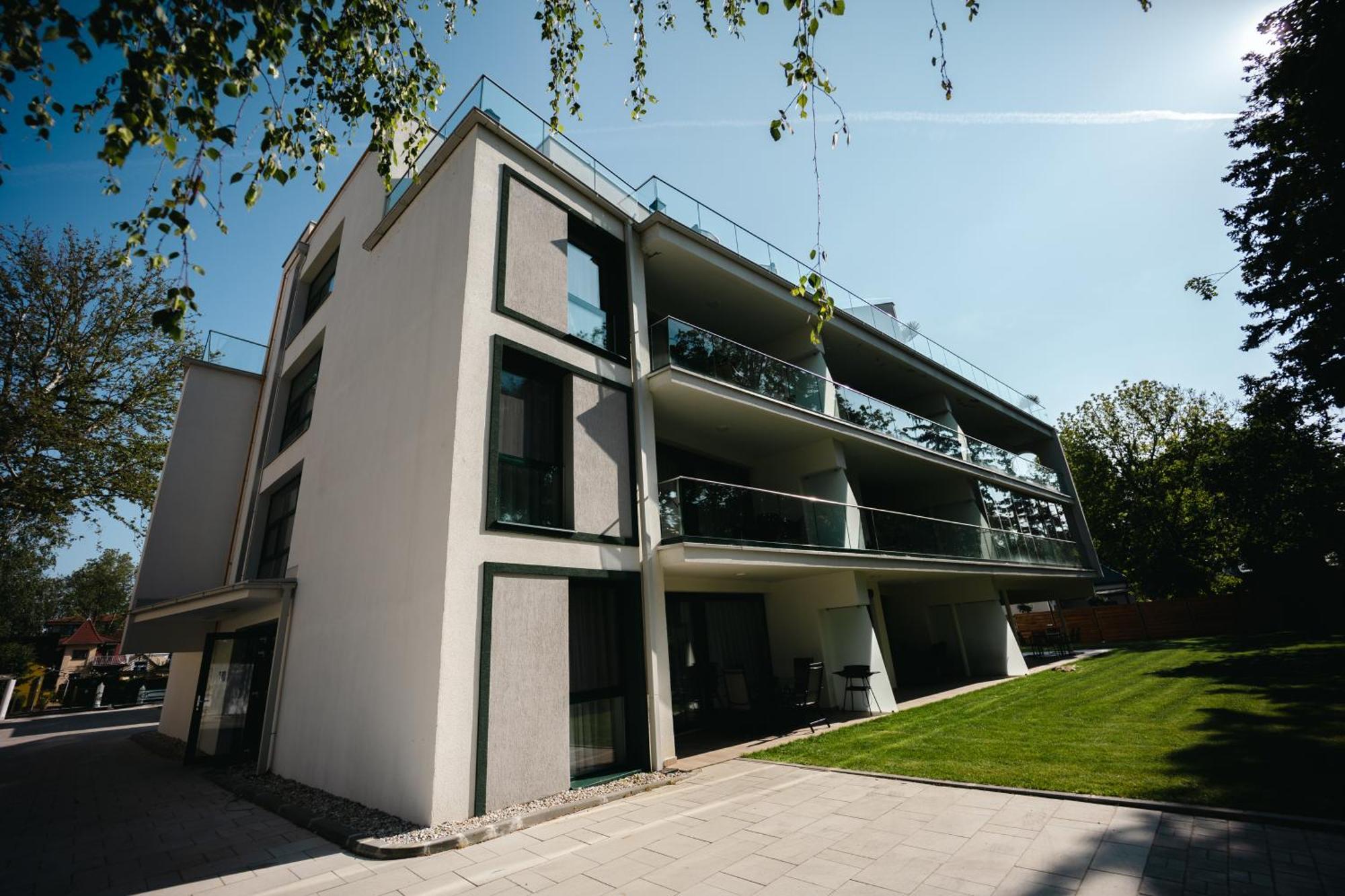 Villa Bauhaus Wellness Apartman Fsz. 3 Siófok Extérieur photo